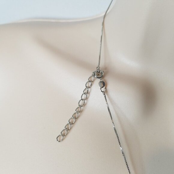 pretty Green Turtle with Silver Chain - Picture 8 of 10